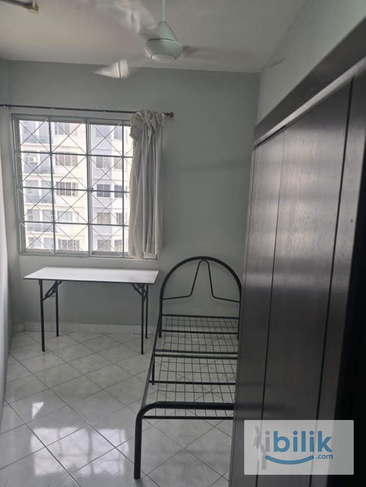 KELANA D PUTERA SINGLE ROOM TO LET FOR FEMALES- HIGH FLOOR POOL VIEW - Image 1