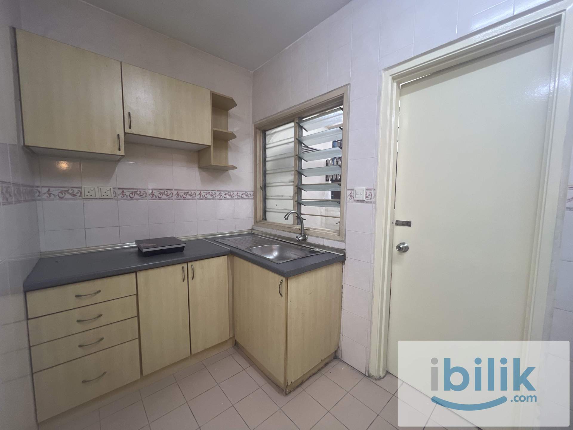 🚪 Quiet Room in Prime Damansara Location - Image 3