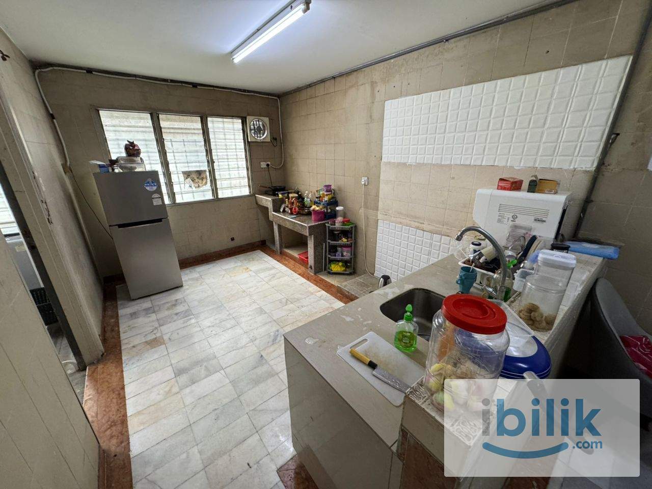 🏠 PJS 9 Room Available | Clean, Safe & Convenient - Image 3