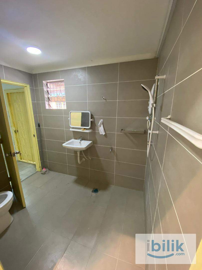 🏠 PJS 9 Room Available | Clean, Safe & Convenient - Image 4