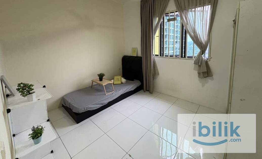 🔥 Don't Miss Out! Room Available @ Vista Alam - Image 1