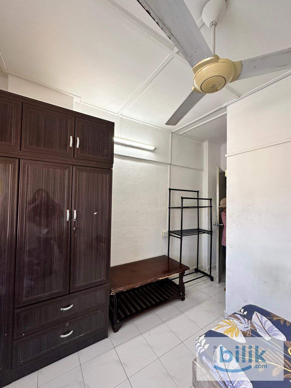 MASTER ROOM SHARING AT TAMAN PEKAKA [MALE UNIT] - Image 4