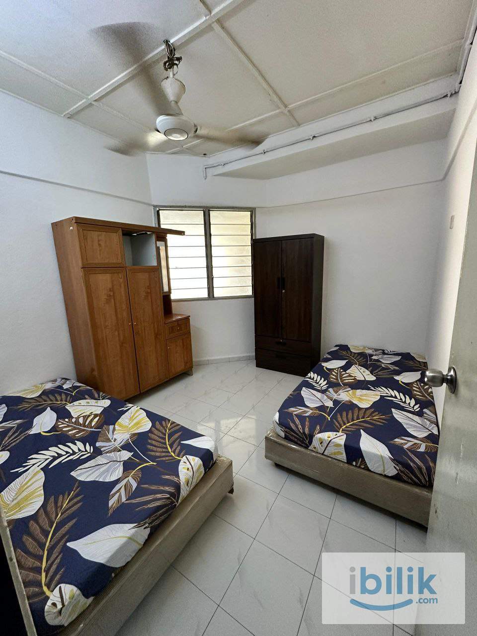 SHARING MIDDLE ROOM AT TAMAN PEKAKA [MALE UNIT] - Image 2