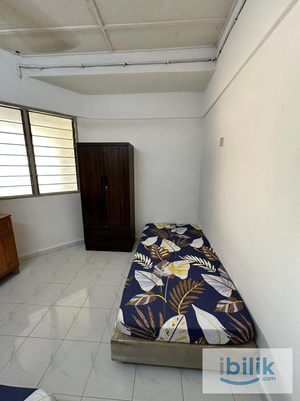SHARING MIDDLE ROOM AT TAMAN PEKAKA [MALE UNIT] - Image 1