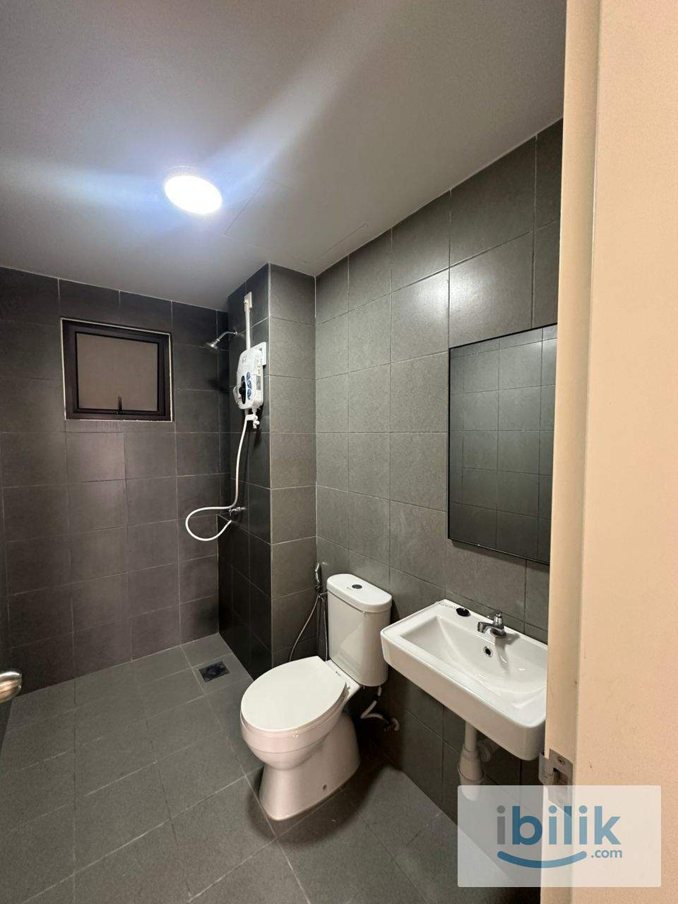 📍Vierra Residence - New condo ROOM RENTAL 🚉1km to LRT kinrara - Image 4