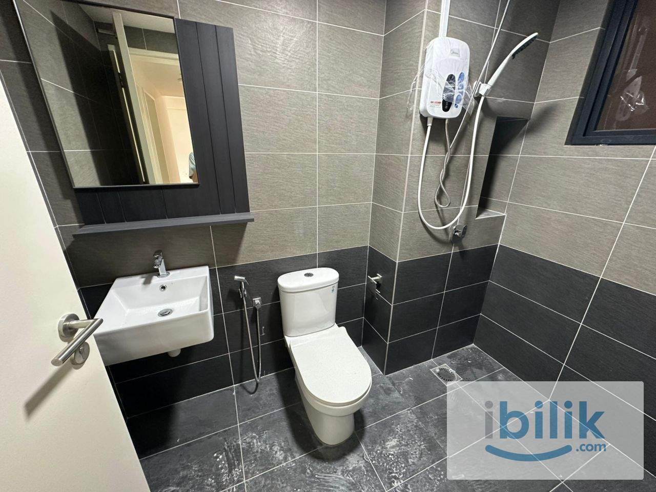 📍D'clover Residence Middle Room rental ✨Brand new unit with new furniture  - Image 4