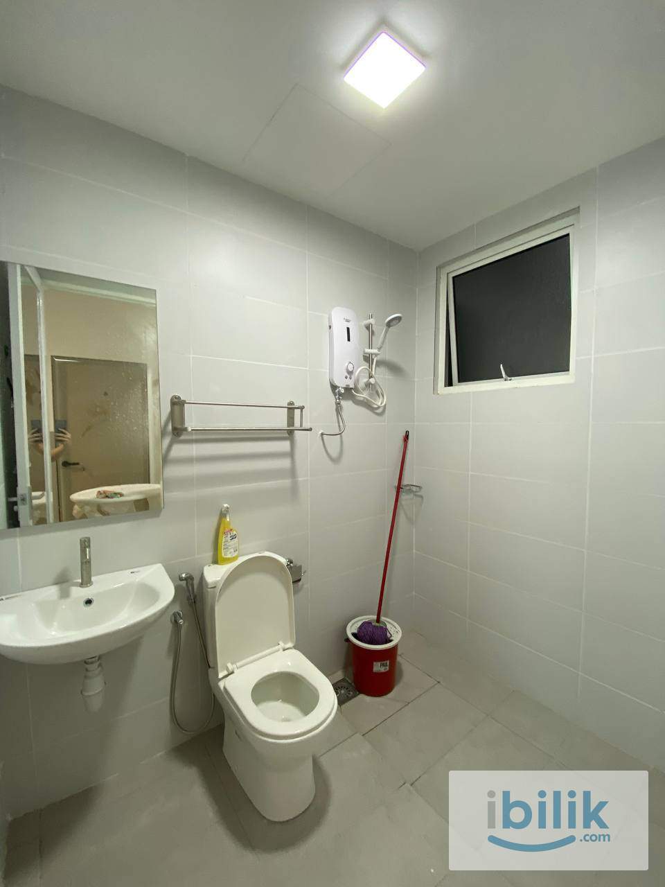 📍Nadayu 801 - near HELP UNI , sungai buloh 🌟Middle Room with balcony for rent  - Image 4