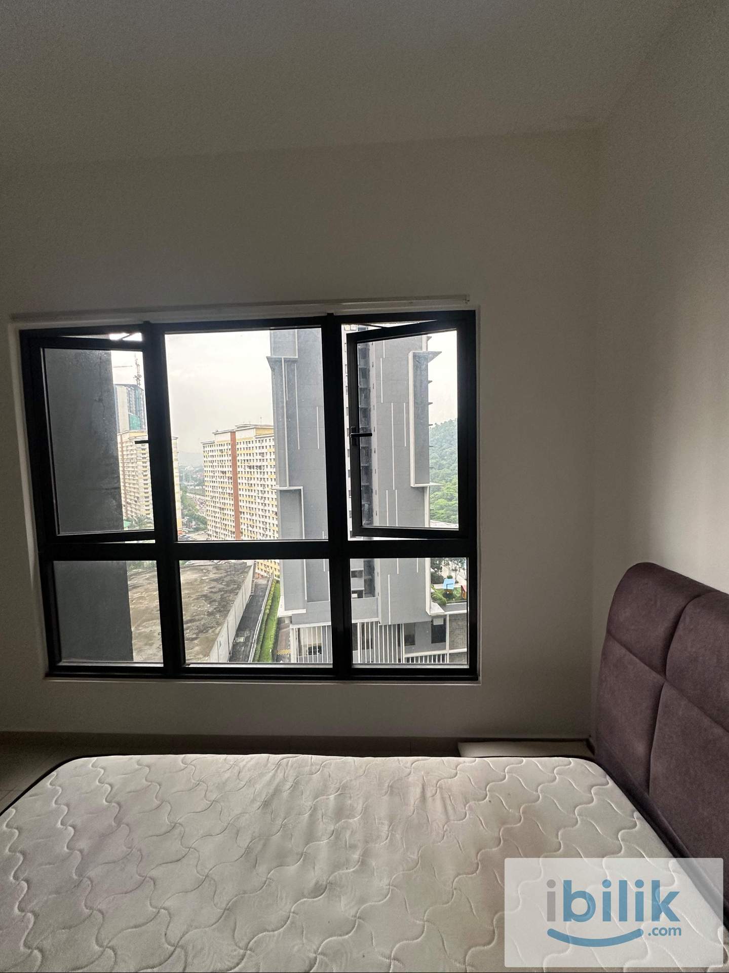 Middle room - Image 6