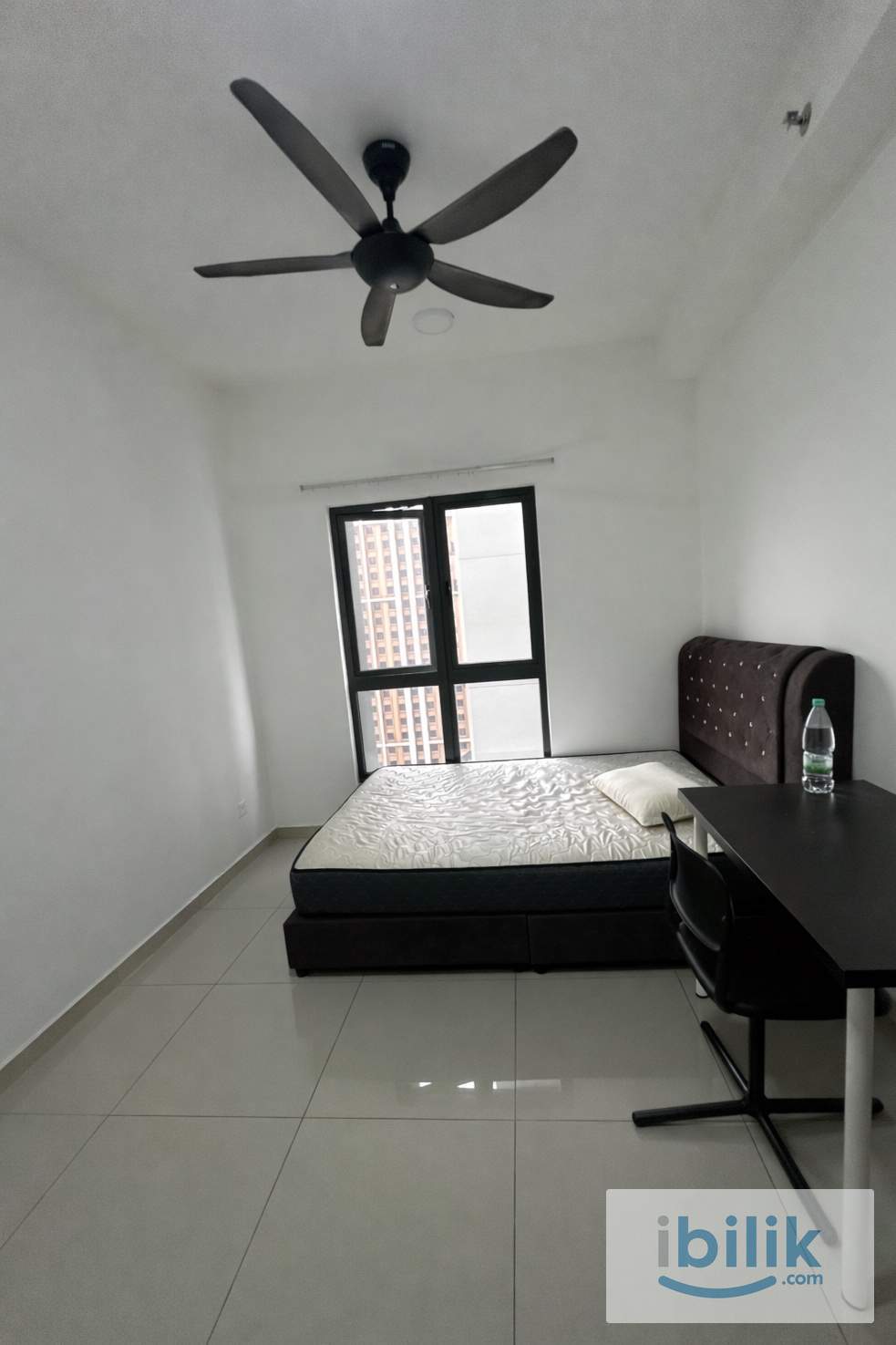 Middle room, at D’Quince - Image 1