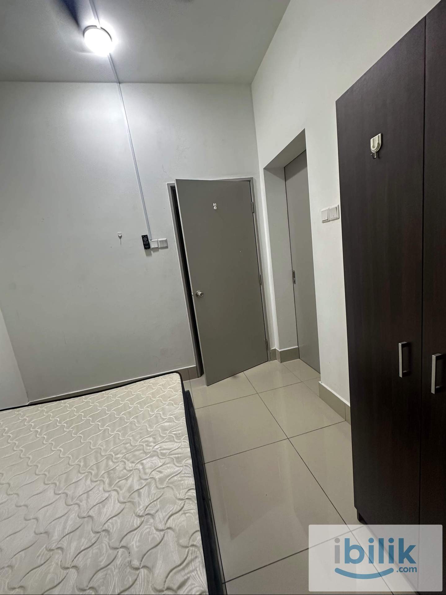 Middle room Female at Razak city - Image 4