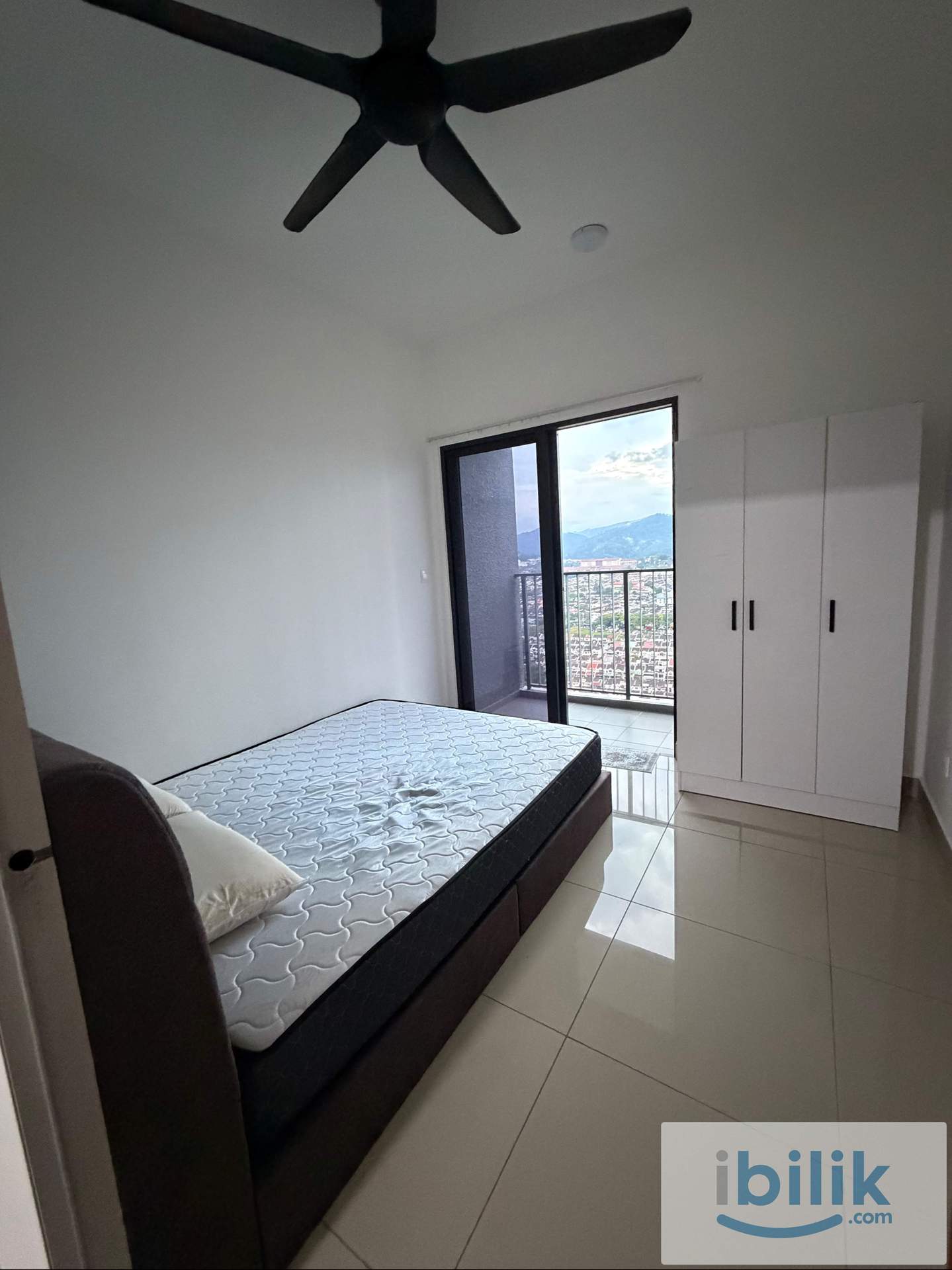 Partition middle room at M Luna - Image 1