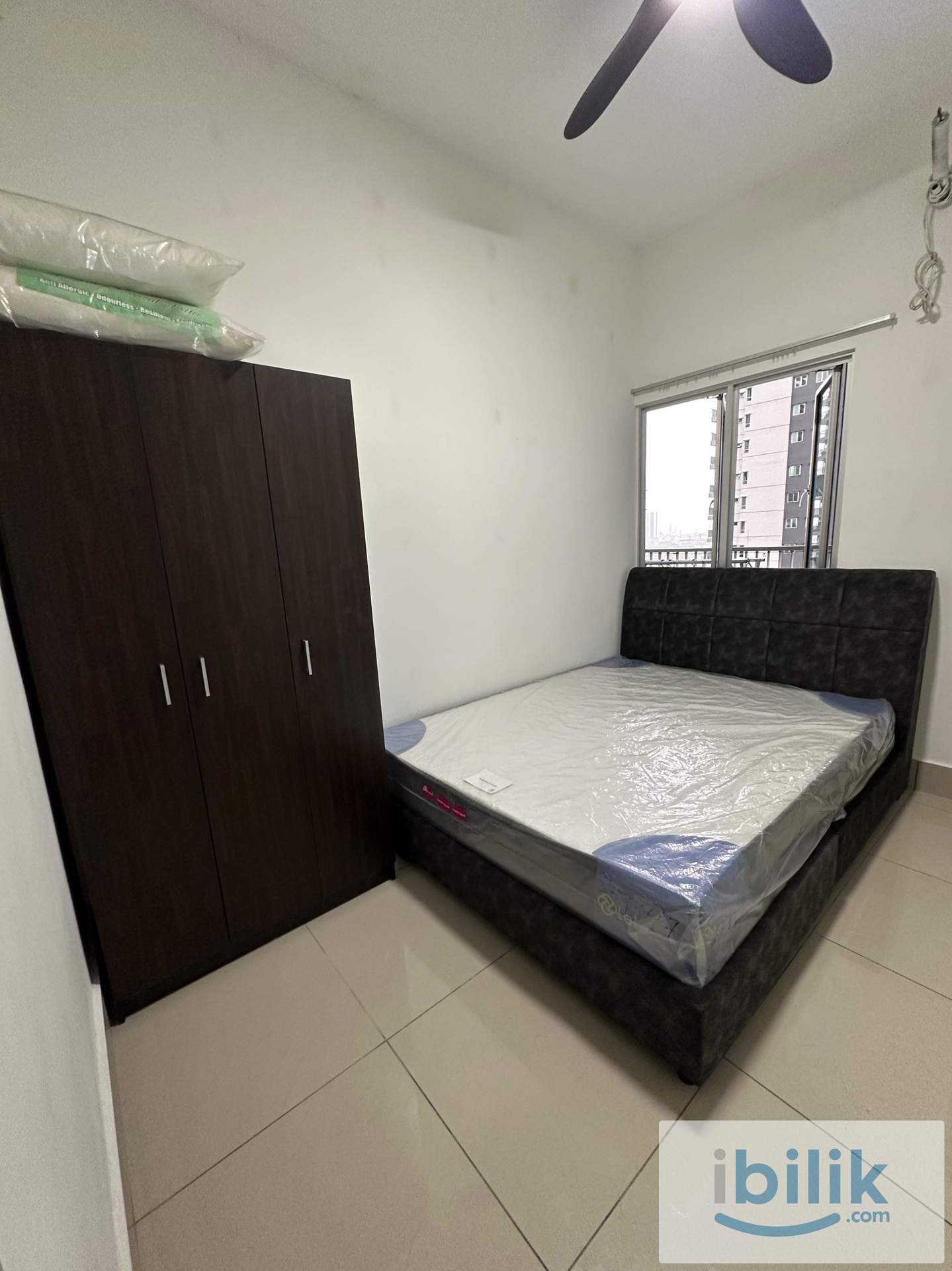 Razak city, Sungni Besi / Master room - Image 2