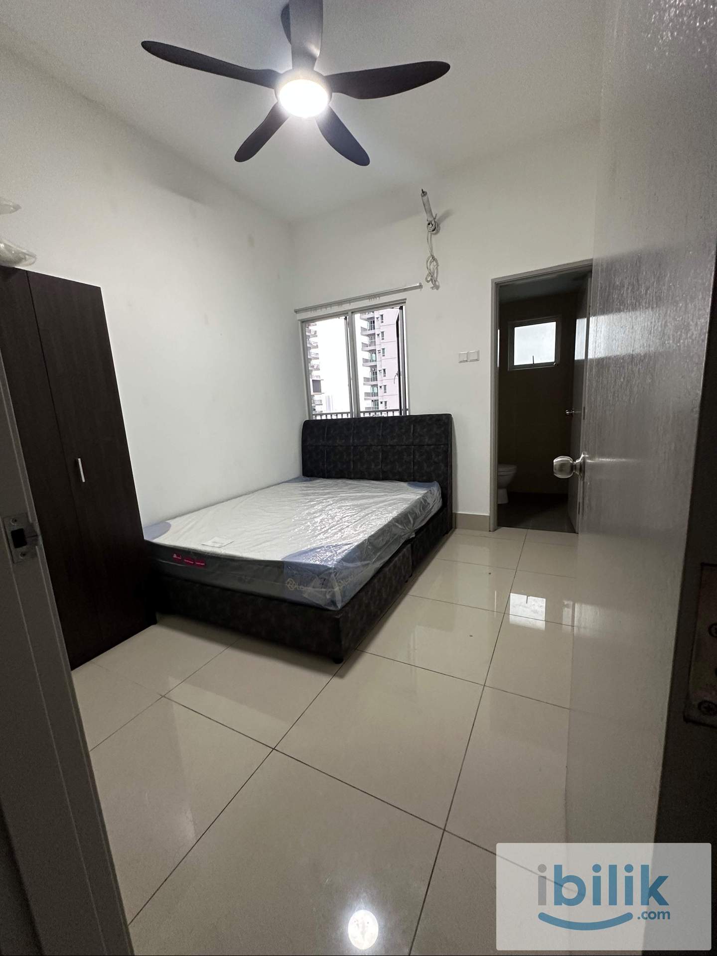 Razak city, Sungni Besi / Master room - Image 1