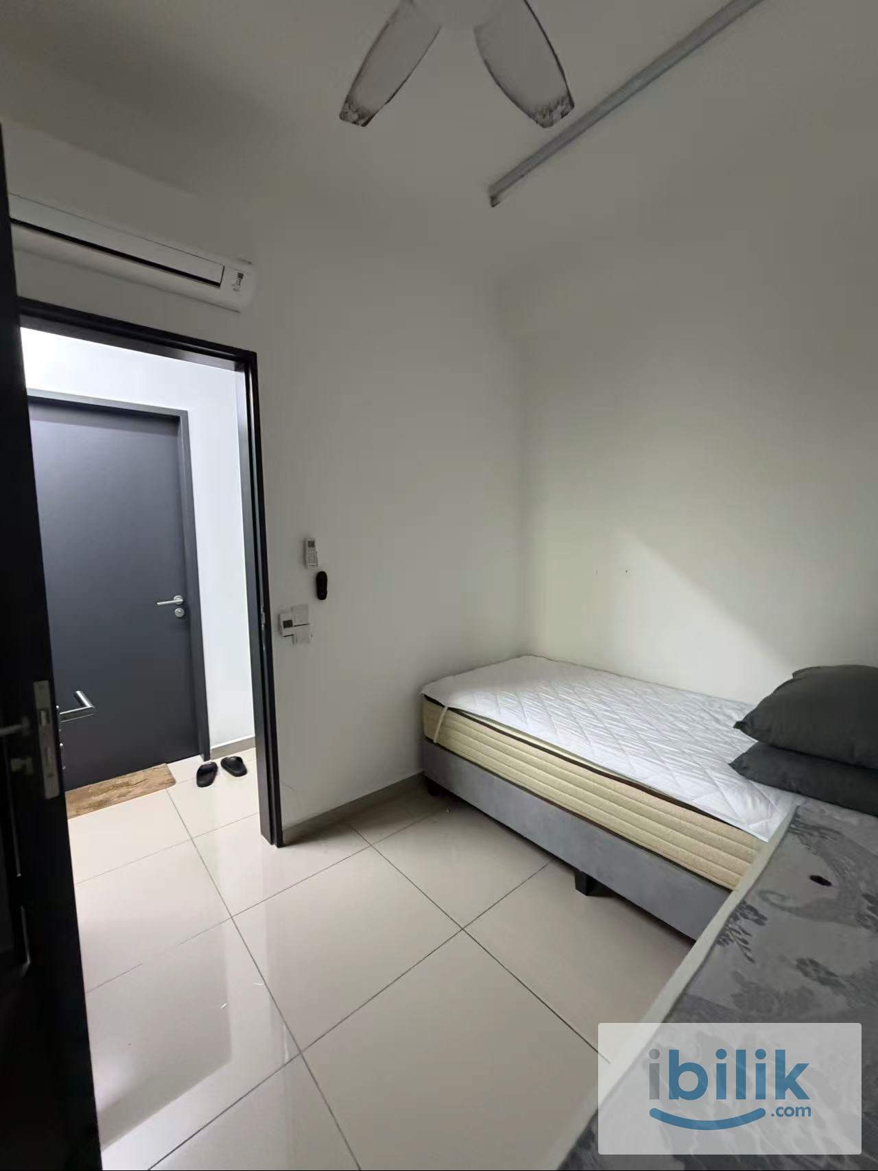 Small room at D’Quince (female) - Image 4