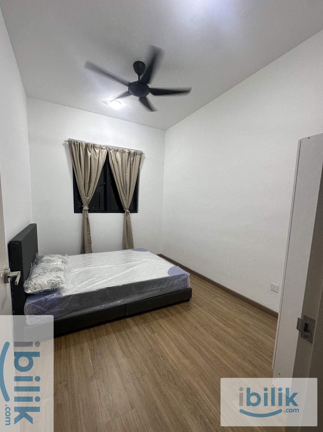 Middle room at AVA Residence - Image 9