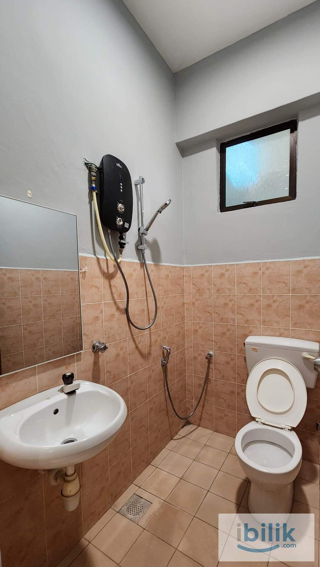 🏡 Student Room for Rent – Near MMU | Bukit Beruang Utama - Image 4