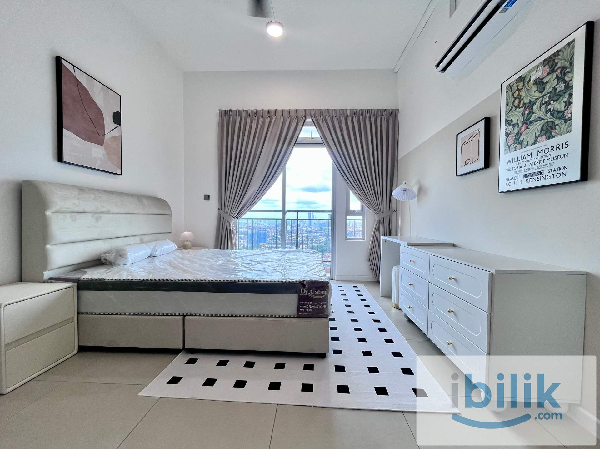 Room Rent (New Fully Furnished) | Master Room with private bathroom | JB Town City Area | ‼️0 Agent fees‼️ - Image 1