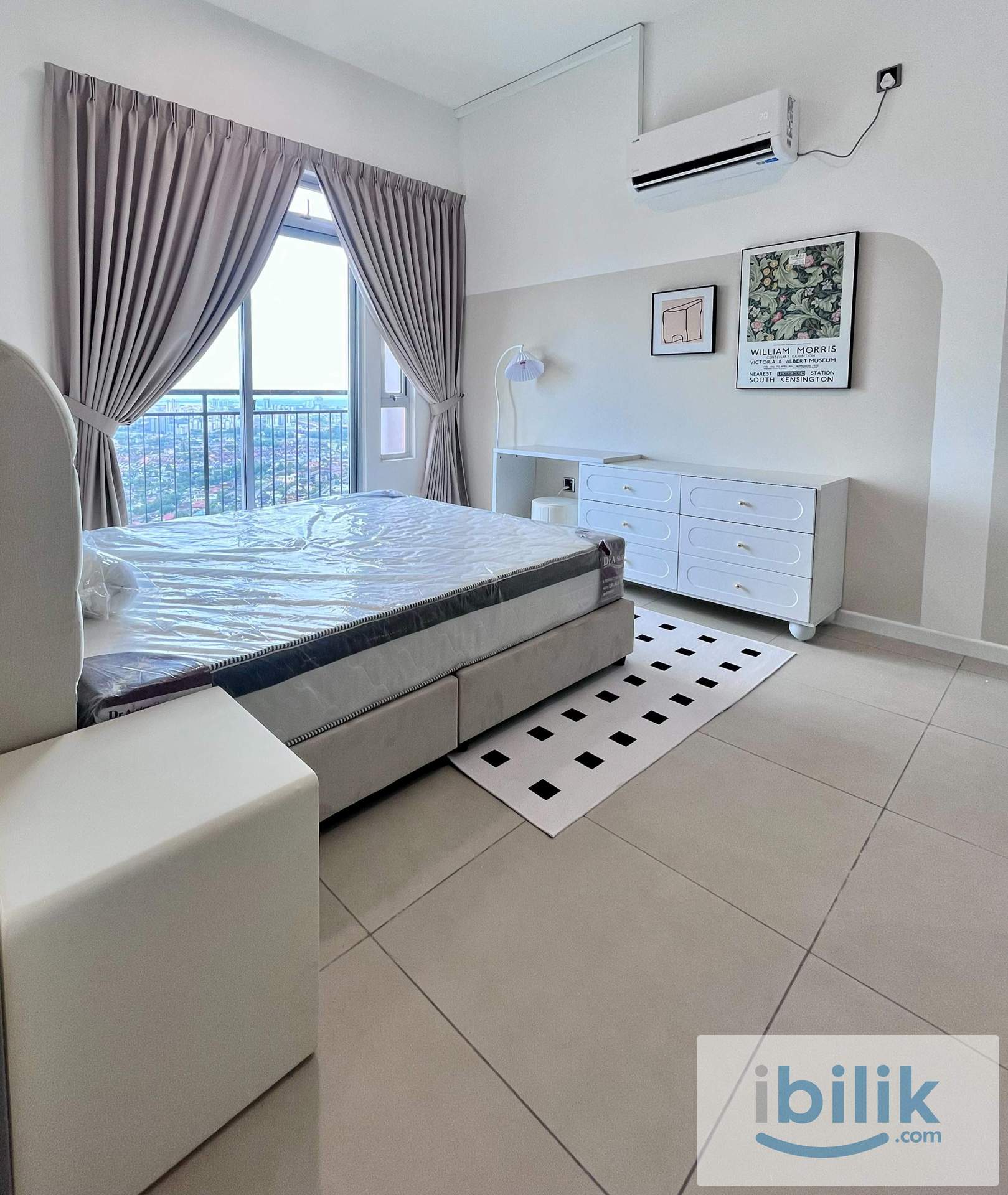 Room Rent (New Fully Furnished) | Master Room with private bathroom | JB Town City Area | ‼️0 Agent fees‼️ - Image 3