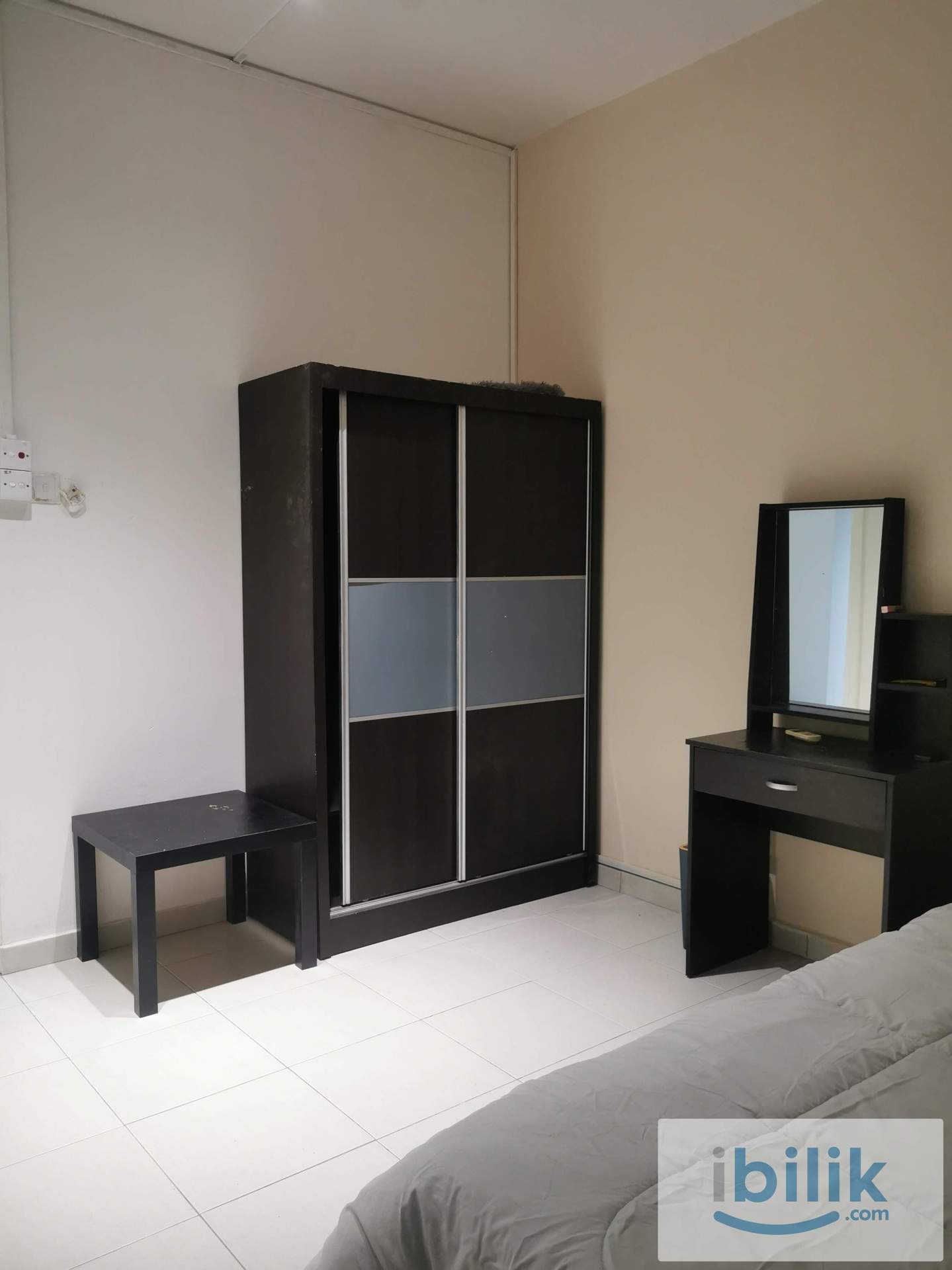 Middle Room at Suria Jelatek Residence, Ampang Hilir - Image 3