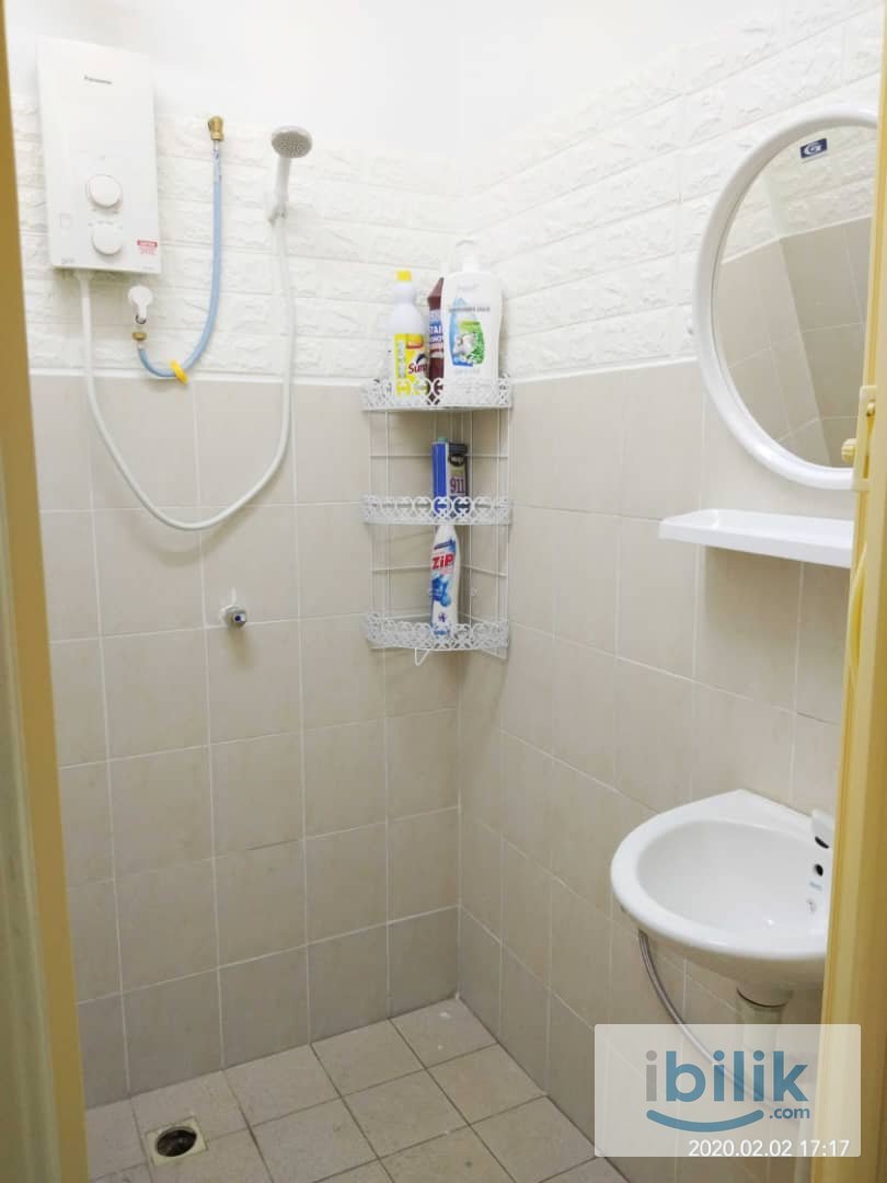 Medium room for rent Sri Saujana Aparment@Lebuh macallum@Georgetown - Image 4