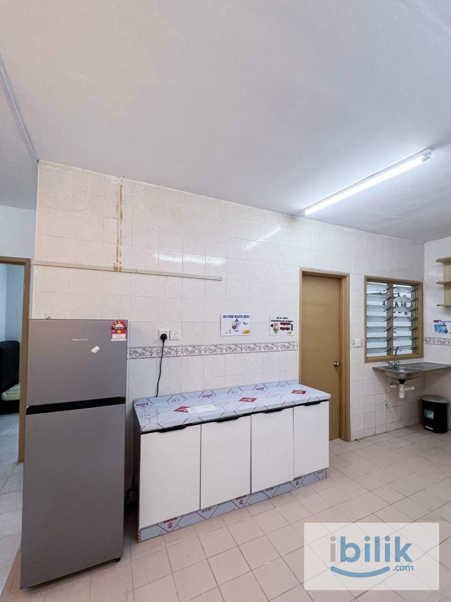 1 Month Deposit Only! RM400 Single Room Flora Damansara - Image 1