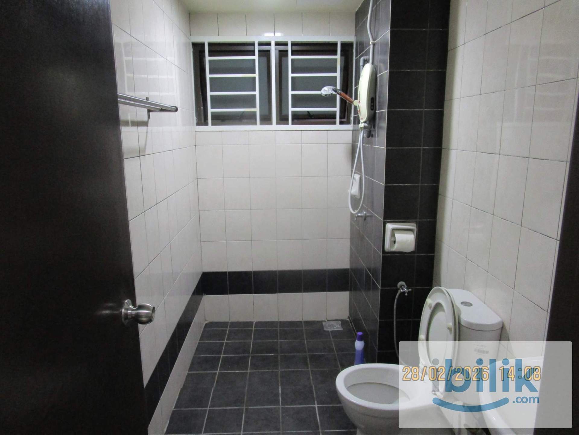 Master Room @ Indah Alam Condominium, Batu Tiga Shah Alam Sek 22 - Image 6