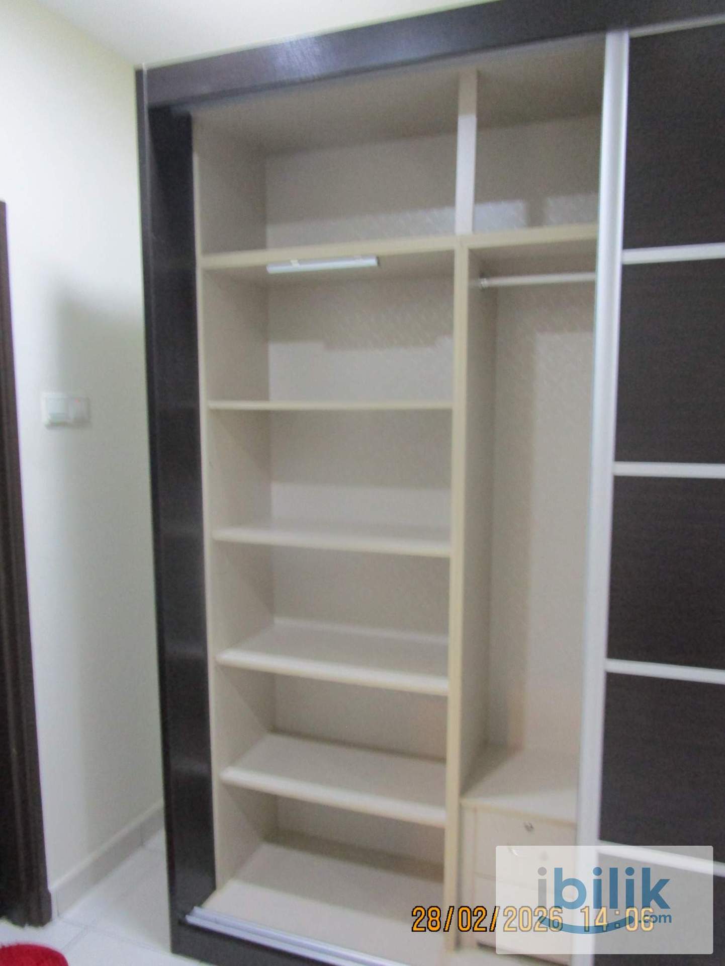 Master Room @ Indah Alam Condominium, Batu Tiga Shah Alam Sek 22 - Image 9