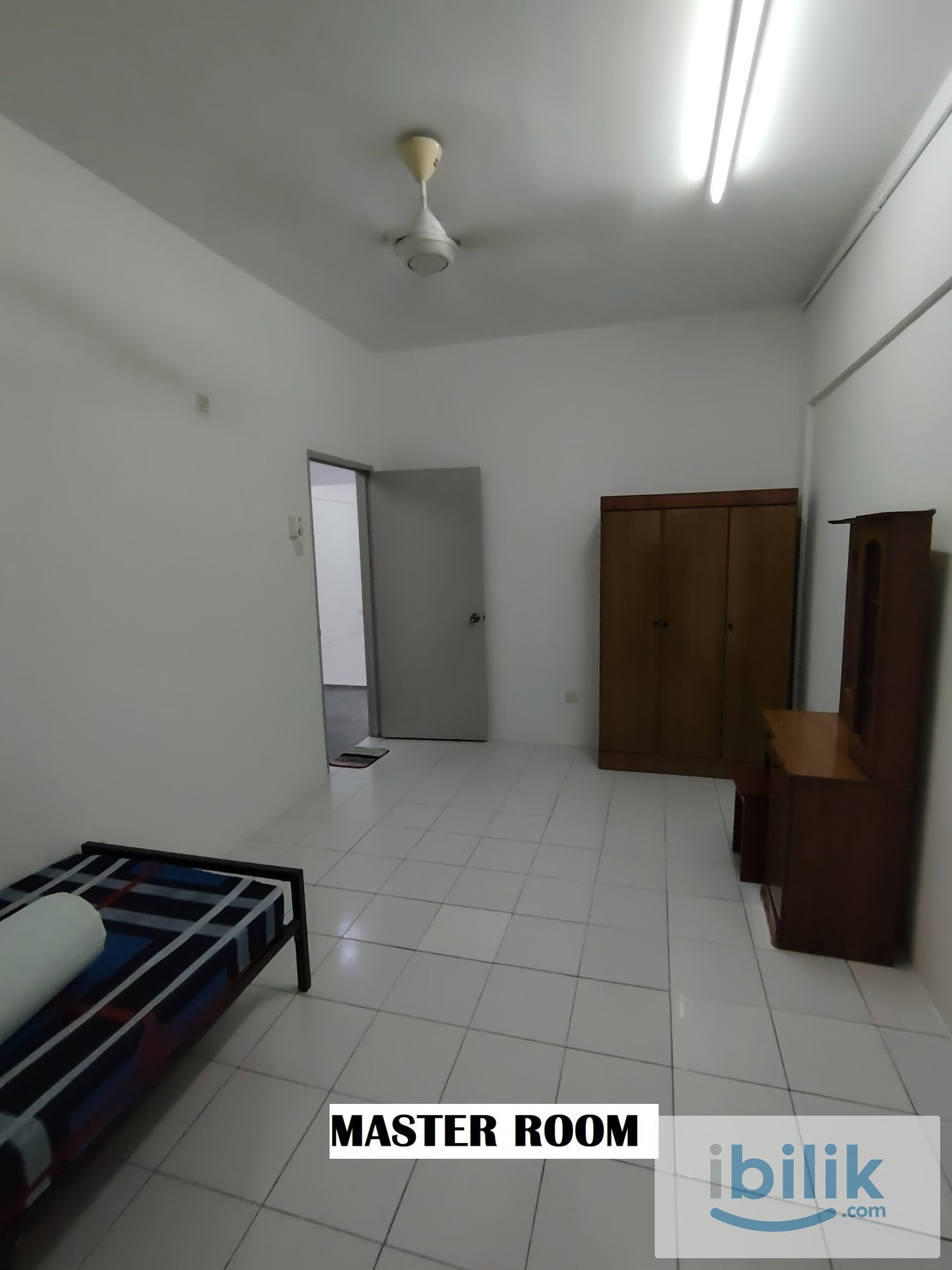 Full Furnished Master Room - Private bathroom in Vista Bayu Apartment, Klang - Image 1