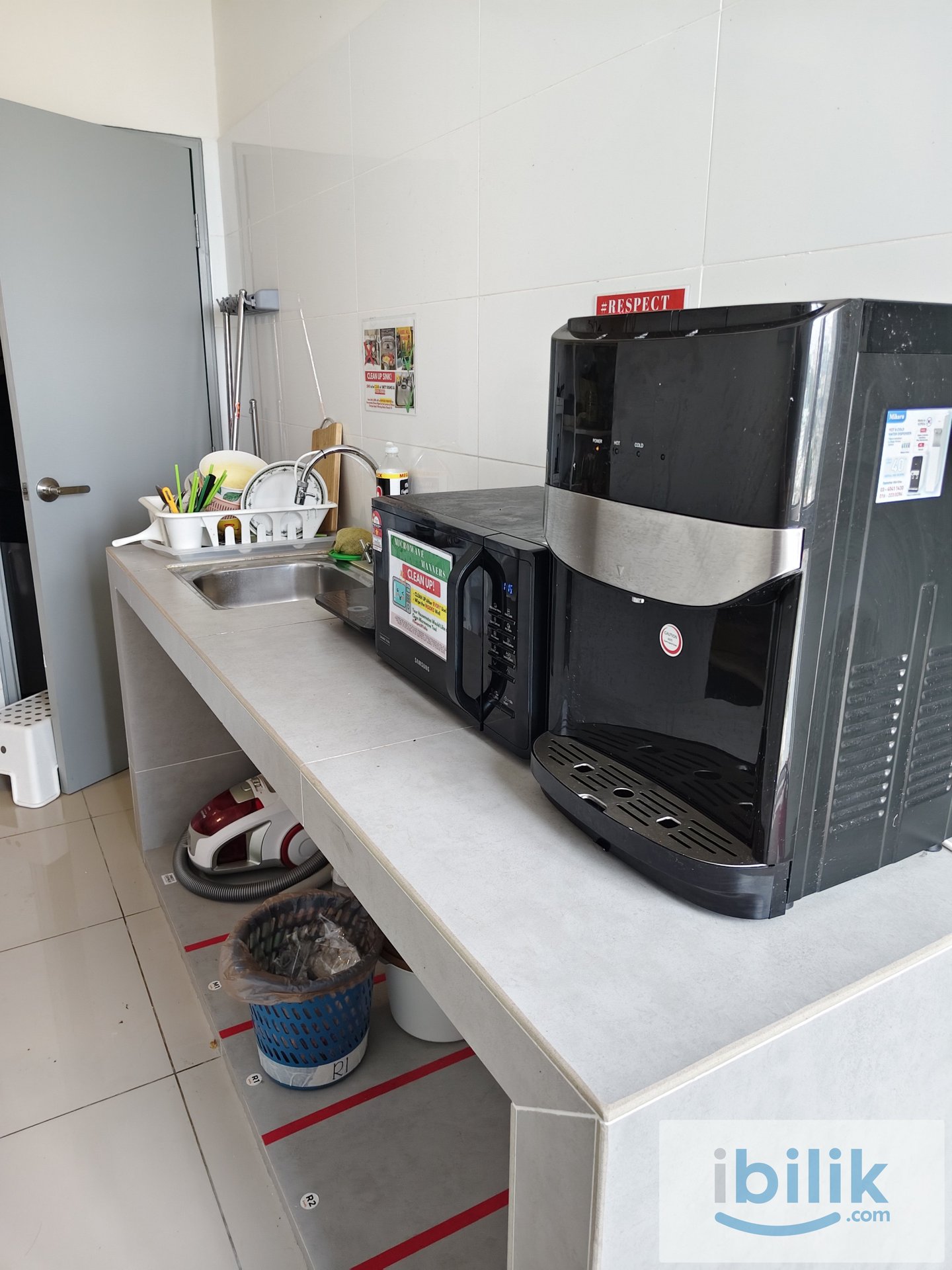 Nice Fully furnished Middle room for rent near Bandar Utama MRT - Image 1
