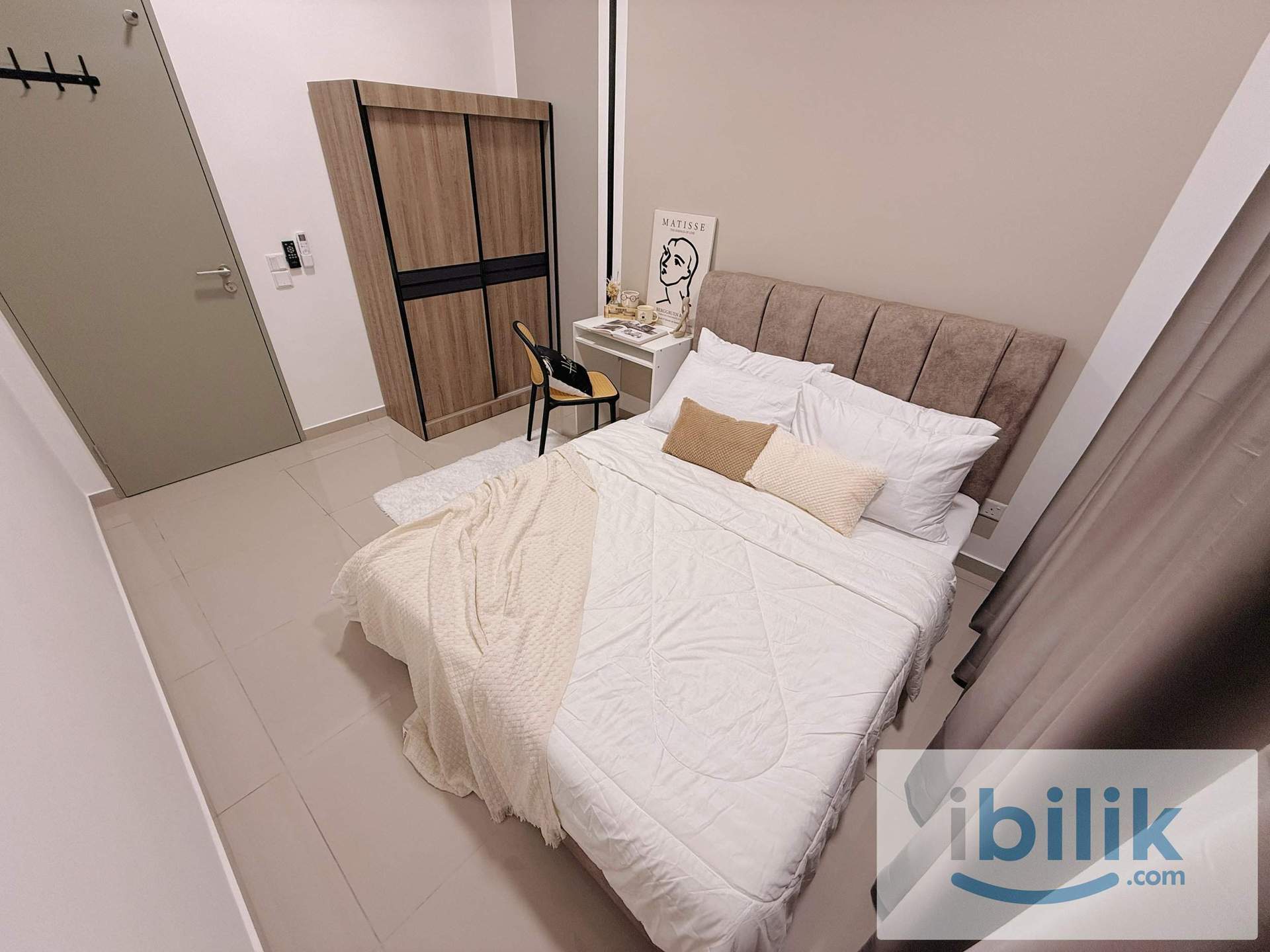 🏡 BEST ROOM IN TOWN! 🎉 PREMIUM QUEEN ROOM! ACCESSIBLE TO LDP HIGHWAY 🚗 - Image 2