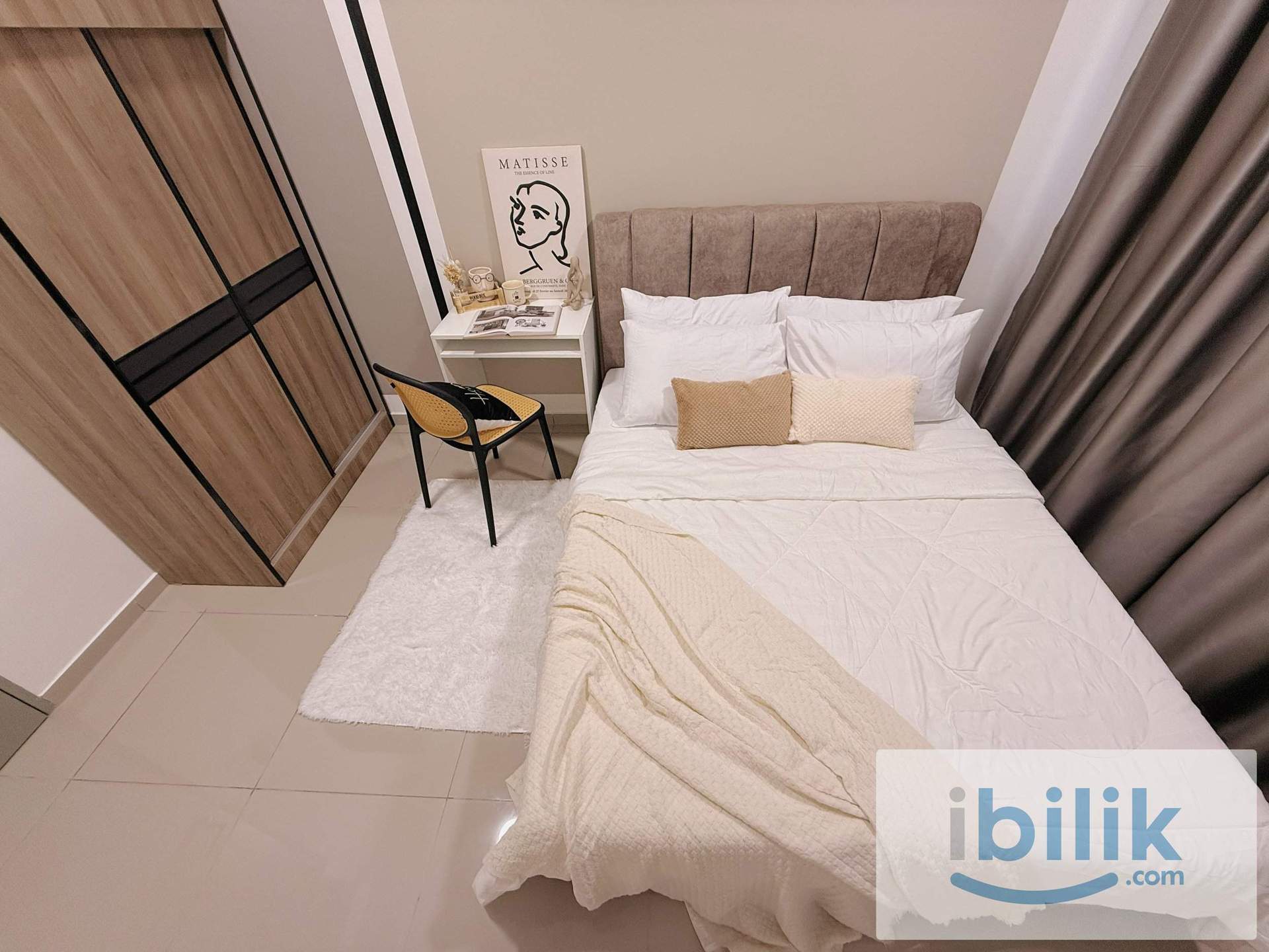 🏡 BEST ROOM IN TOWN! 🎉 PREMIUM QUEEN ROOM! ACCESSIBLE TO LDP HIGHWAY 🚗 - Image 6