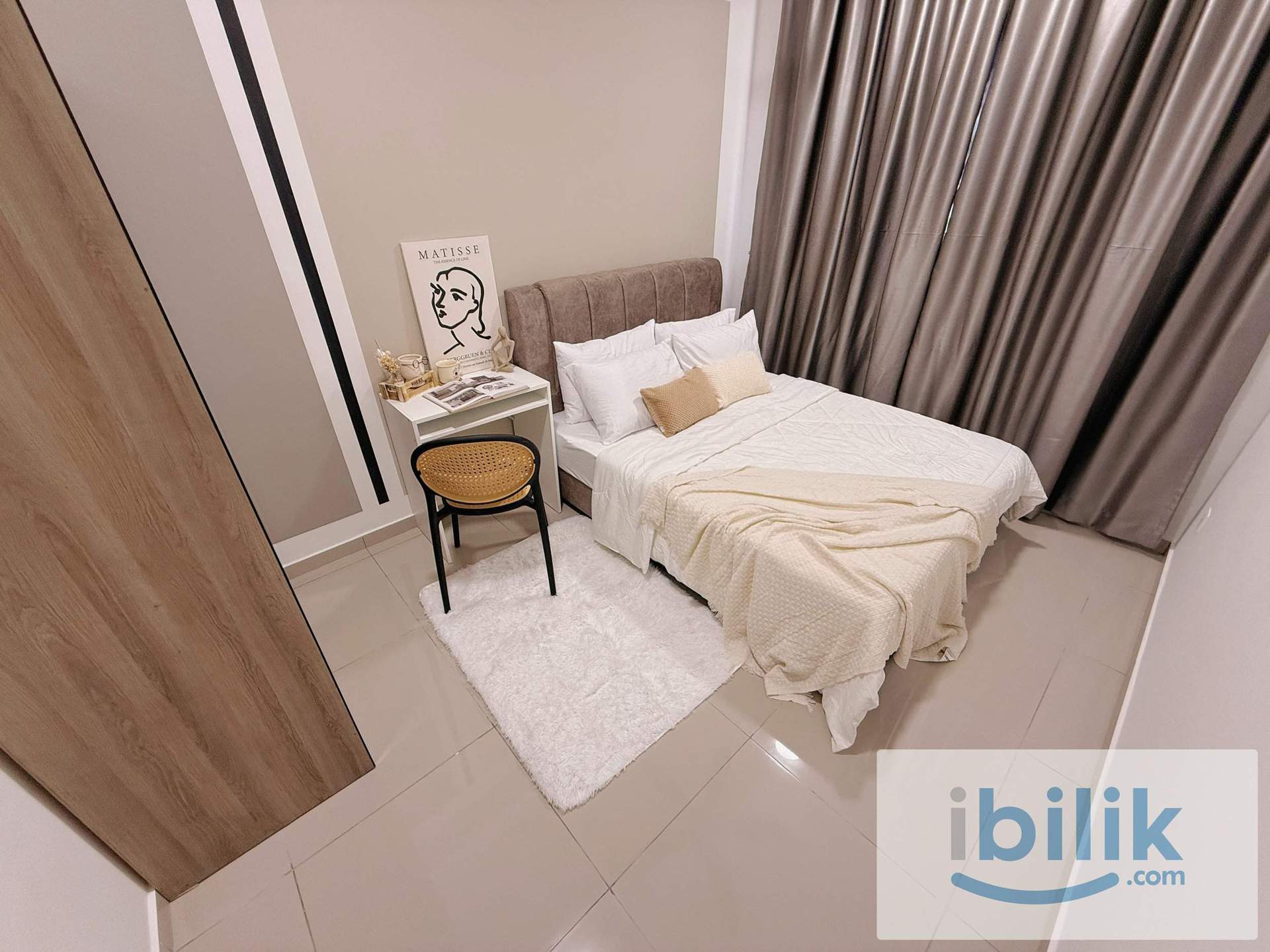 🏡 BEST ROOM IN TOWN! 🎉 PREMIUM QUEEN ROOM! ACCESSIBLE TO LDP HIGHWAY 🚗 - Image 8