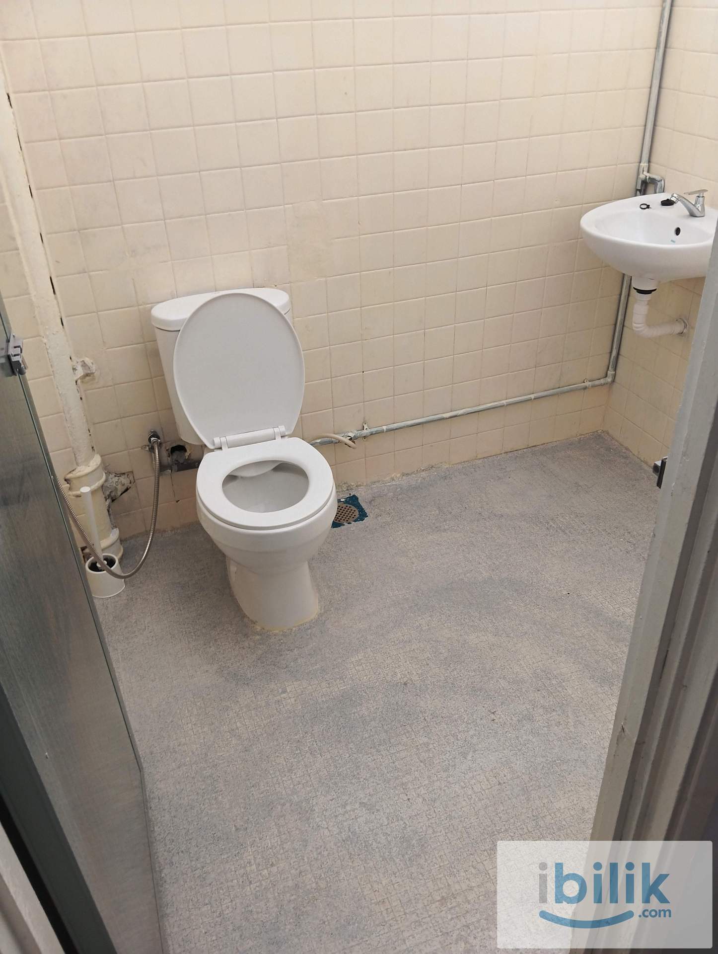 Subang Jaya Medium Room - Image 6