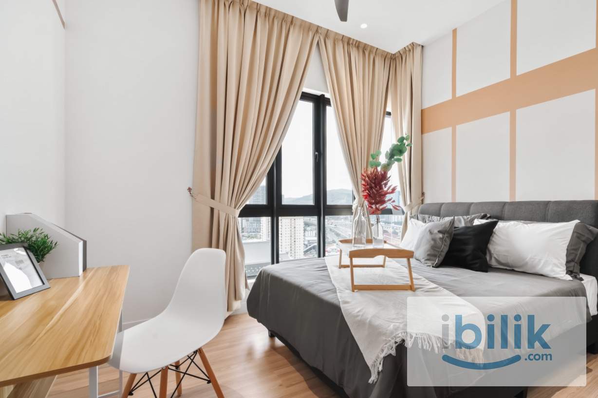 Master room, fully furnished, rental inc utility, near train - Image 1