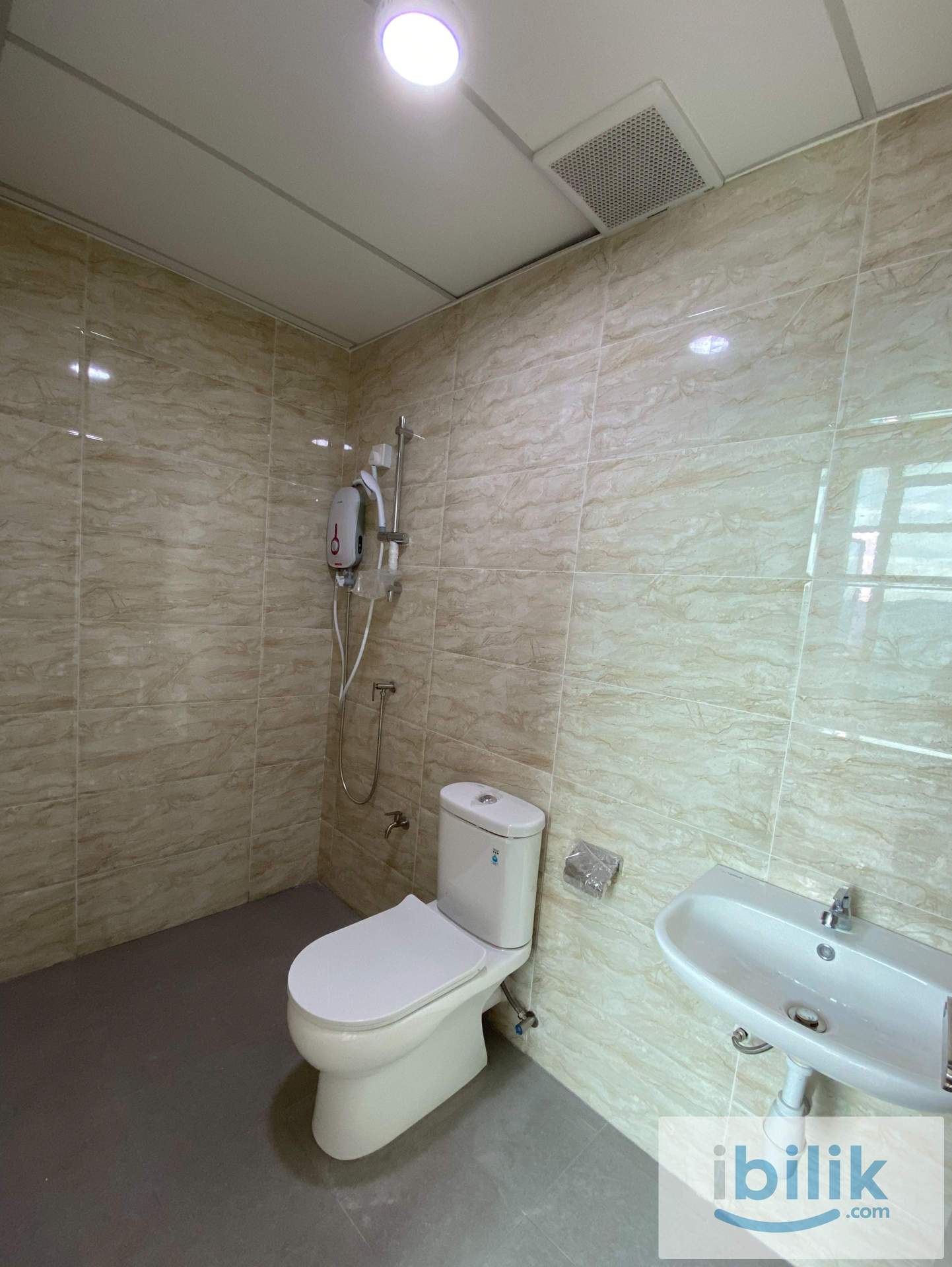 8 MIN KE UMS | SINGLE ROOM | BILIK BAJET - Image 3