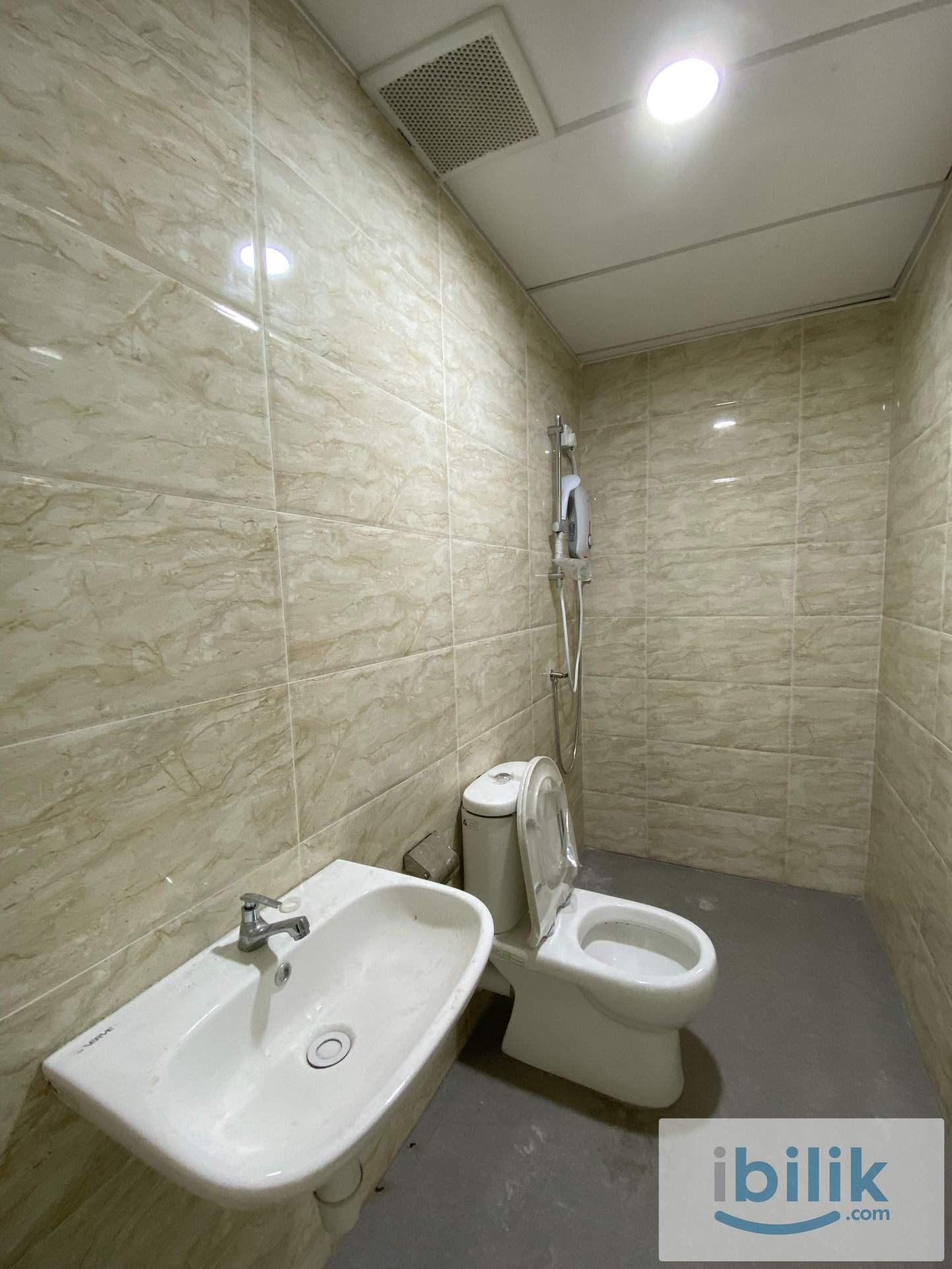 8 MIN KE UMS | MEDIUM ROOM | FULLY FURNISHED - Image 5