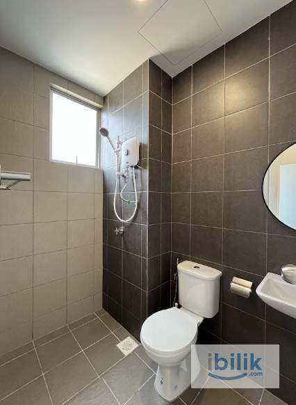 female middle room pixel city - Image 10