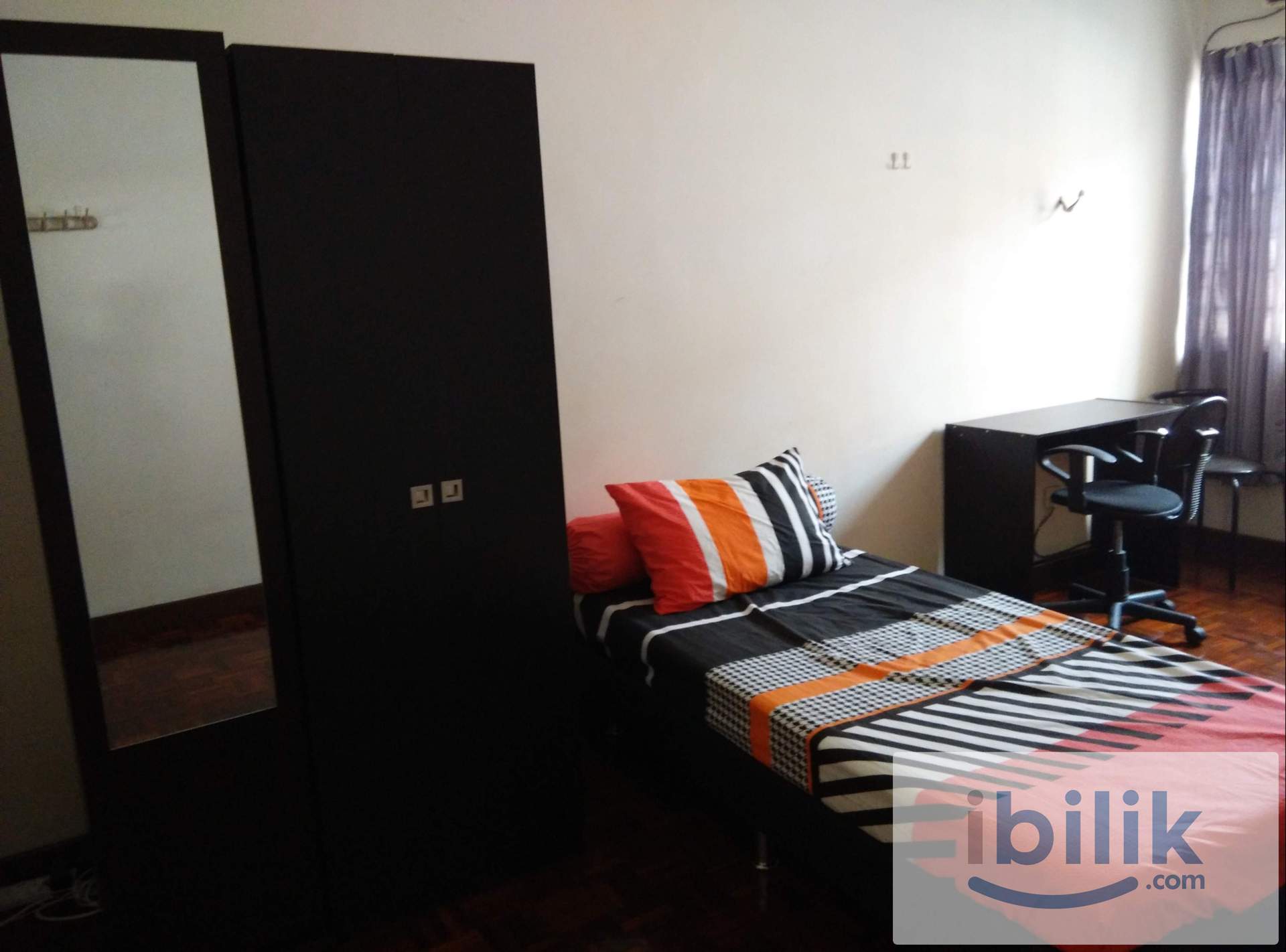 Single Middle Room - Image 1