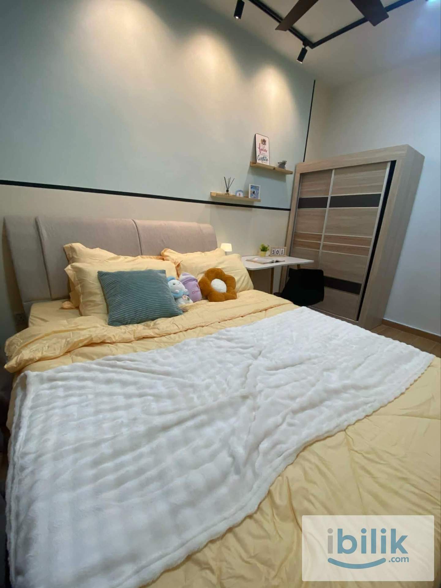 Walking distance to  LRT Ara Damansara Medium Room at Puncak Seri Kelana Evolve Concept Mall LRT Kelana Jaya Line - Image 3