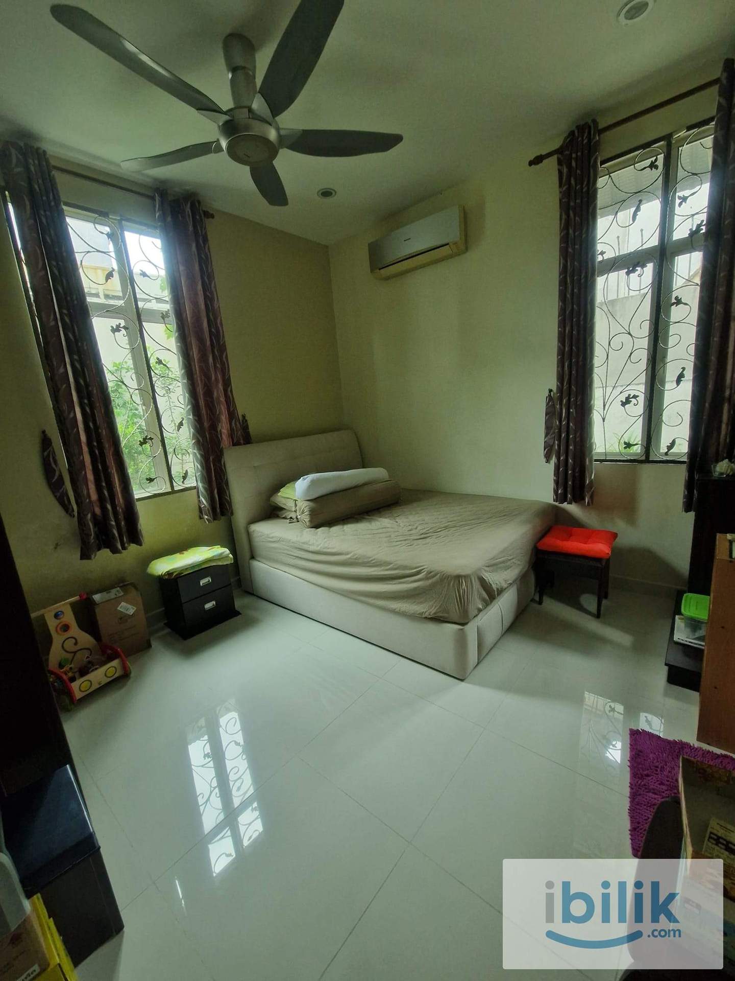 Middle Room at Bukit Gelugor - Image 1
