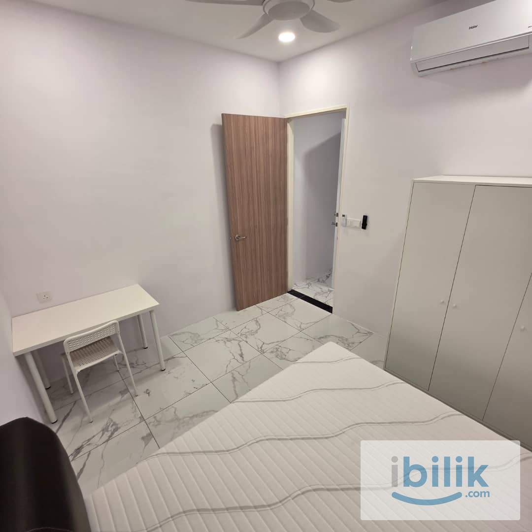 Newly Renovated Medium Room @ QuayWest Residence, Bayan Lepas - Image 6