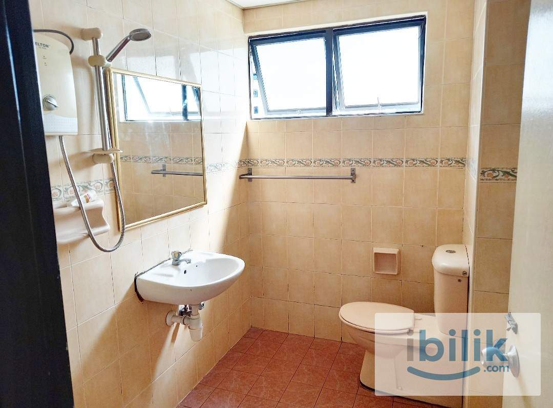 A beautiful middle room in Angkasa Impian 2 for rent - Image 2