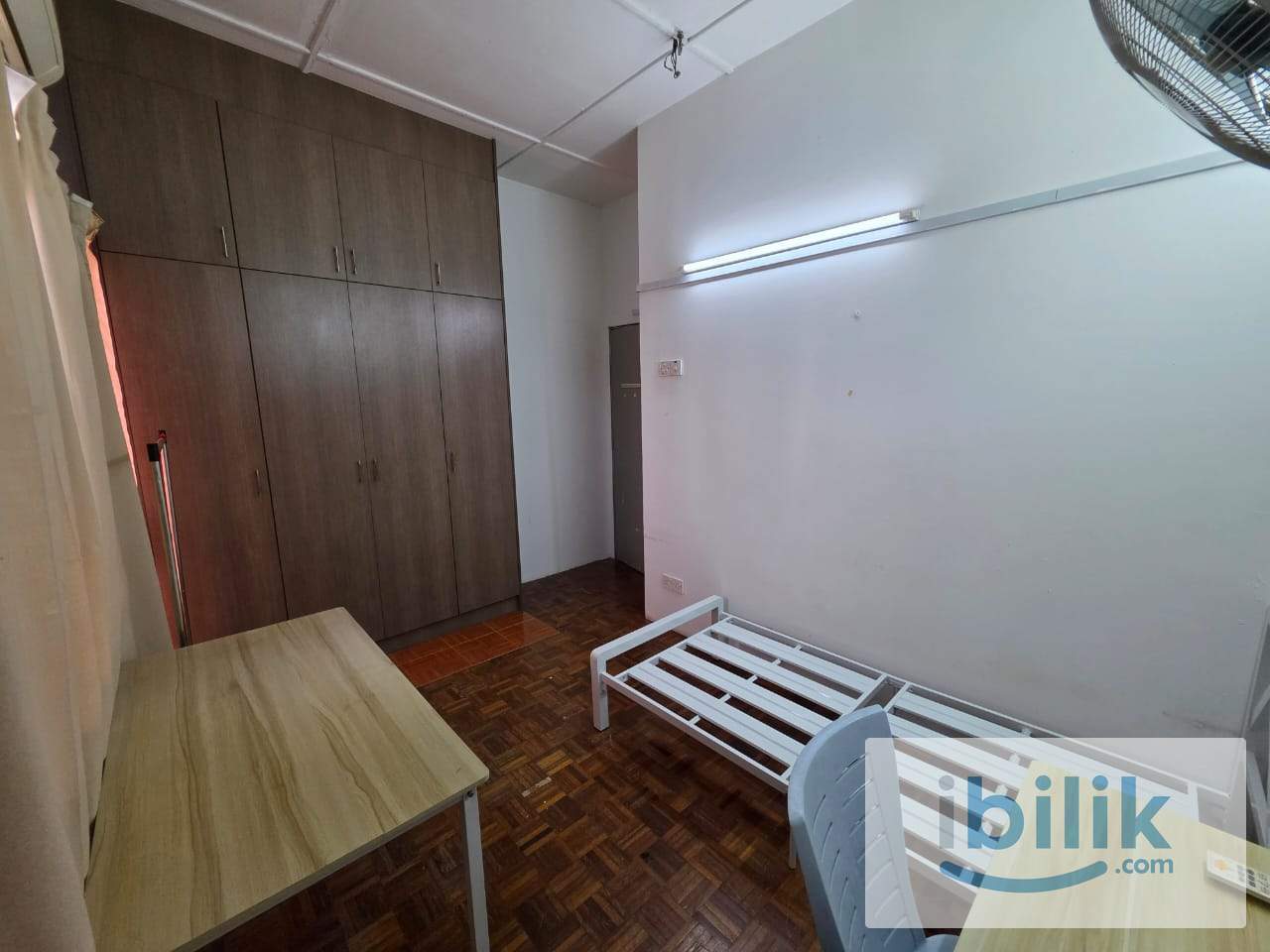 Pj  jln 24/26 taman sea  lender house balcony room to rent ( include WiFi n water)   - Image 1