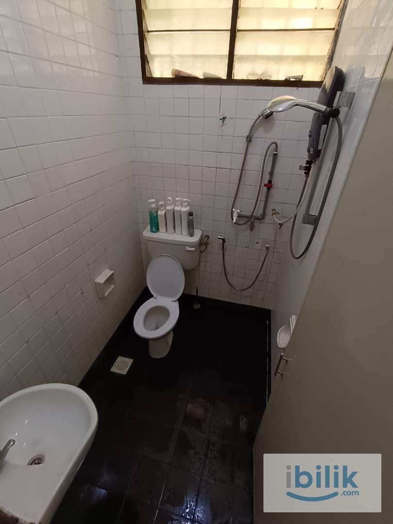 Cheras tmn mutiara landed house  room to  rent.near by leisure mall n eko cheras.. N mrt station   - Image 3