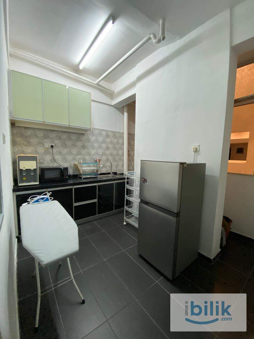 Cozy small room at Bayan lepas - Image 4