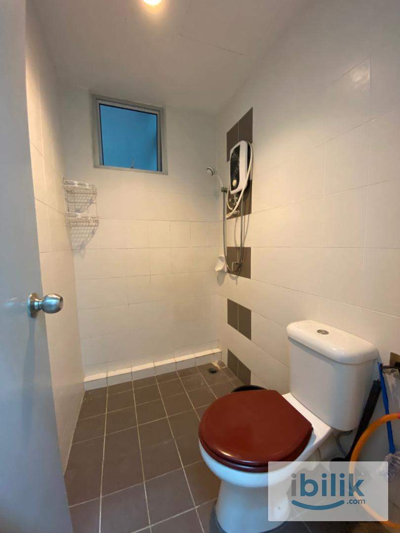 Cozy small room at Bayan lepas - Image 2