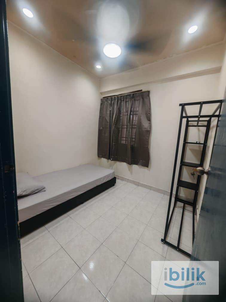 Room Rental - Vista Apartment, Bandar Seri Alam - Image 1