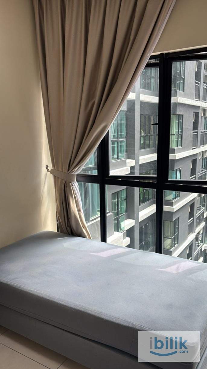 Majestic Maxim Single Room - Image 1