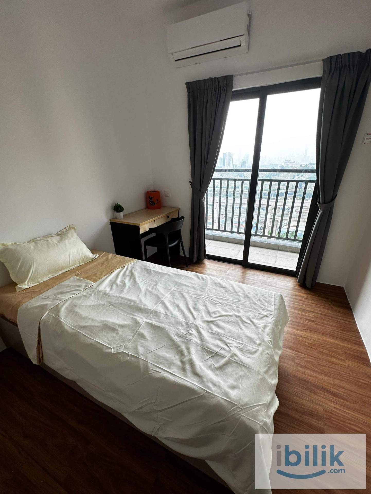 Balcony Room - Image 1