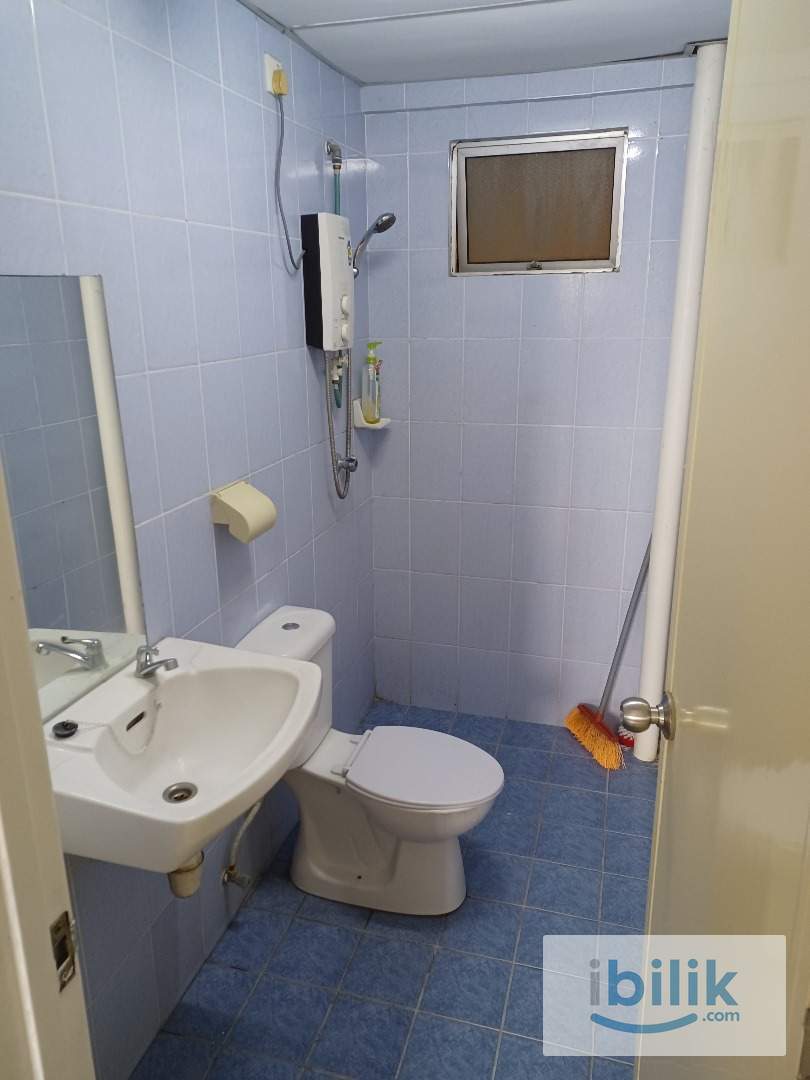 Angkasa Condominium Middle Room - Image 6